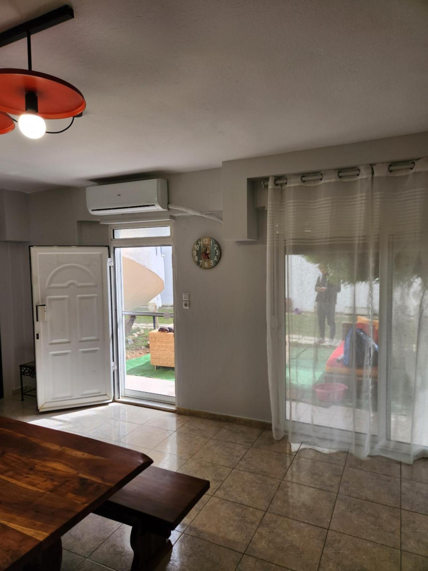 Breeze Apartments- Holiday home