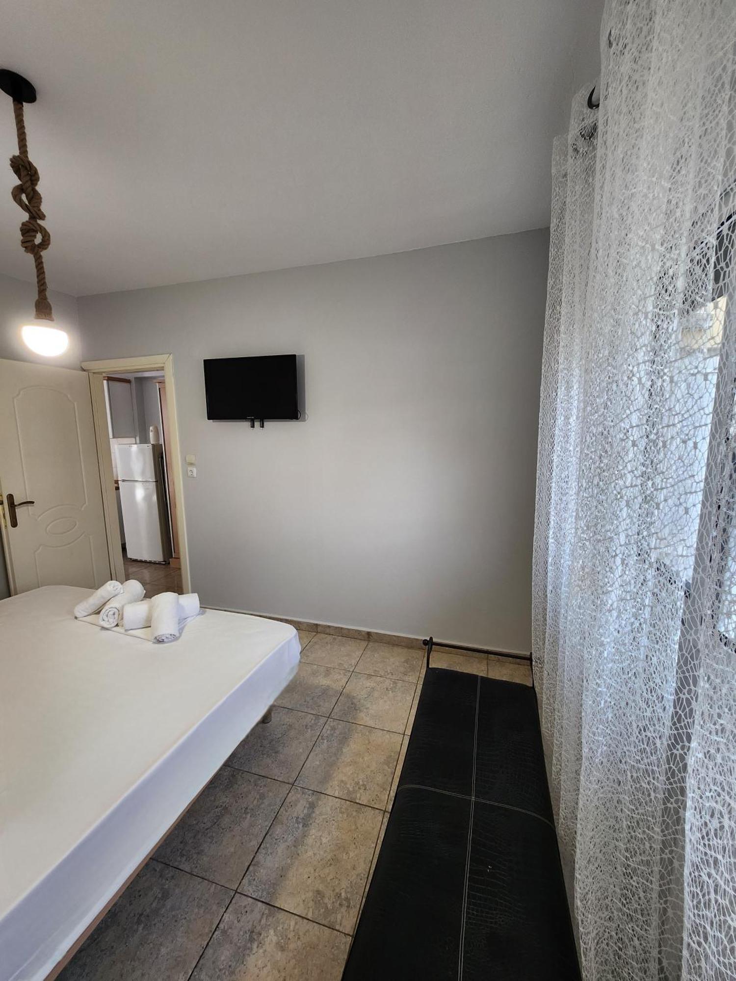 Breeze Apartments- Holiday home Nea Plagia