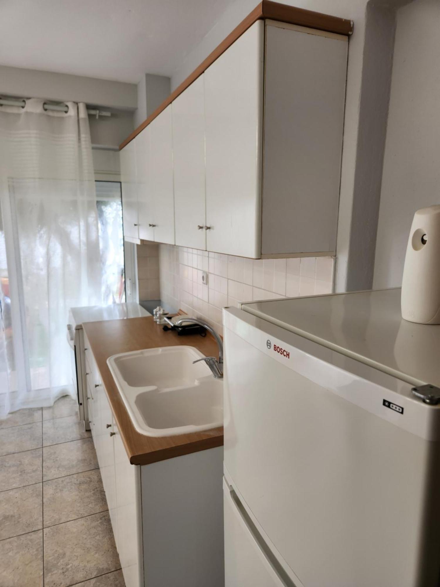 Breeze Apartments-