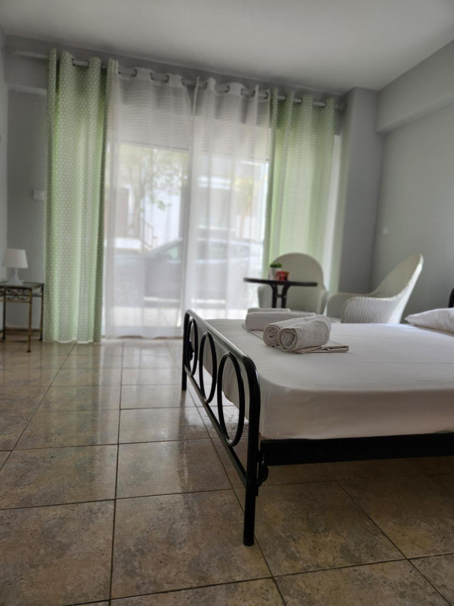 Breeze Apartments- Holiday home Nea Plagia