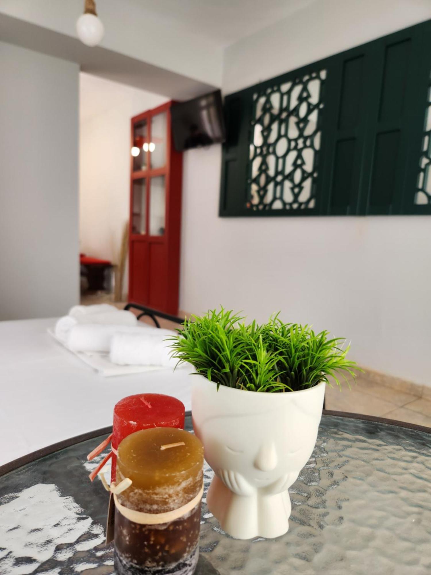 Breeze Apartments- *